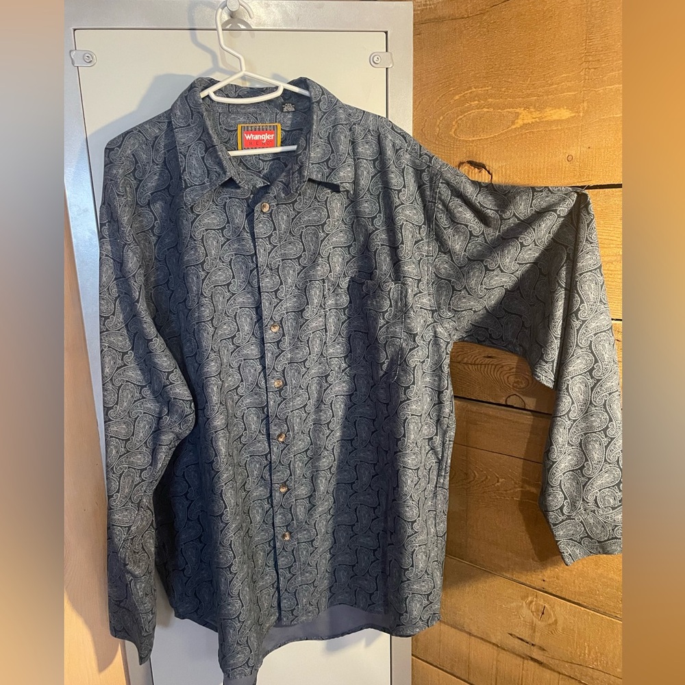 Men’s XLT wrangler hero. Mint Condition!